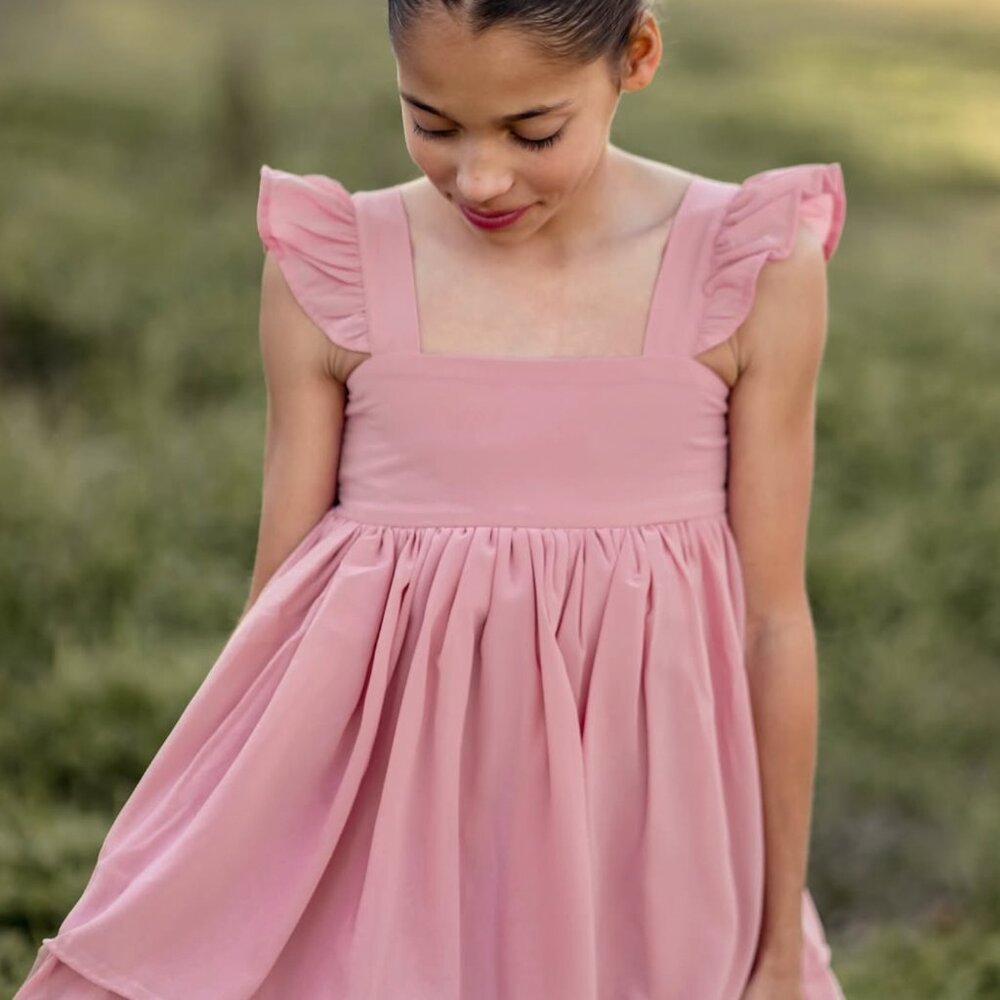 Well Dressed Wolf Spring Chiffon Essentials Size 10 in Blush Pink